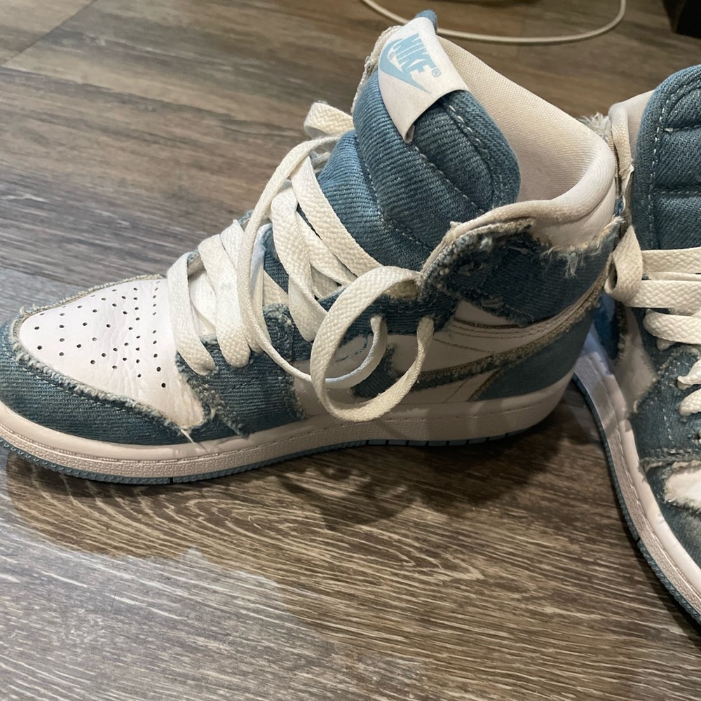 Jean Nike ones